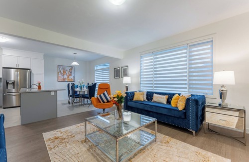 Hamilton House | Luxury & Spacious 4BR ~ Stoney Creek ~ Hamilton