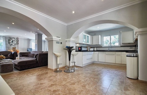 Busot Villa | Luxury spanish villa with a great pool - 10 min from the beach!