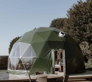Cuddesdon House | Luxury Star Gazing Dome 3 NEPTUNE with Cozy log burner