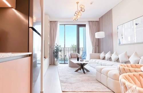 Dubai Apartment | Luxury & Style at Dubai Creek 1B with balcony