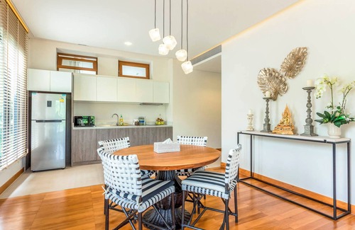 Ban Pong Apartment | Luxury Suite at 5-Star Scenic Resort & Escape