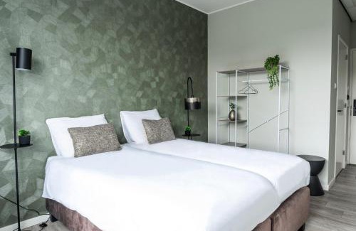 Raamsdonksveer Apartment | Luxury Suite W Wifi & Private Bathroom