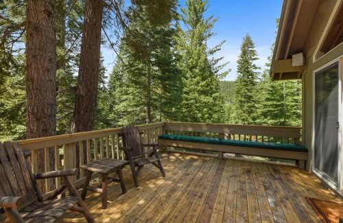 Kingswood Estates House | Luxury Tahoe Chalet Minutes to Dining