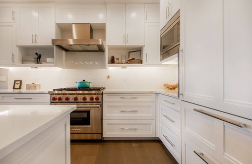 Sun Peak House | Luxury Townhome: Hot Tub, Golf, Skiing! Easy Access to Frostwood Gondola
