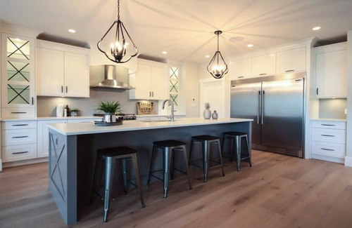 Comox House | Luxury Vacation Home Away from Home