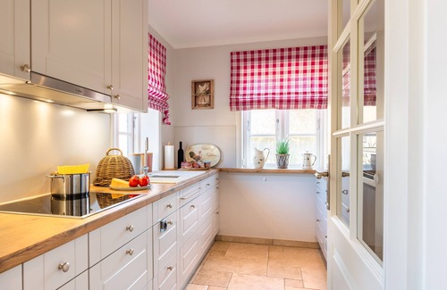 Utersum House | Luxury vacation under thatch in Utersum