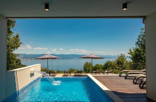 Opatija Villa | Luxury Villa AltaVista near Opatija for 8 people with wellness, private mini golf court & amazing sea view