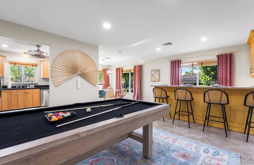 South Corals Apartment | Luxury Villa I Pool, Jacuzzi, Cinema & Game Room