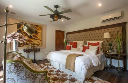 Zona Hotelera Norte Villa | Luxury Villa in Cozumel with Pool & Hot Tub