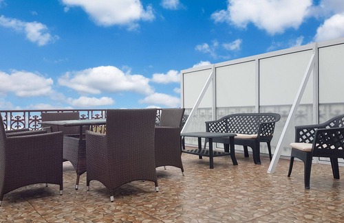 Ponta Delgada Villa | LUXURY VILLA in Ponta Delgada, São Miguel up to 16 pax w / sea view