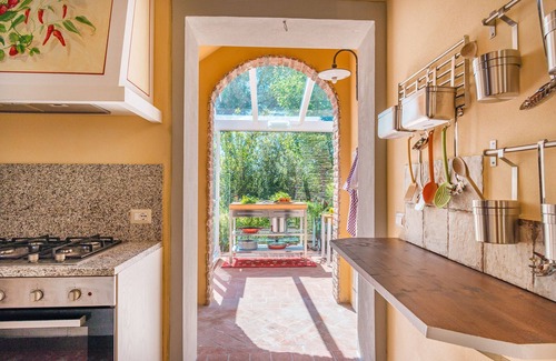 Palaia Villa | Luxury Villa in Tuscany with Pool near Pisa and Florence - Ten Bedrooms 20 pl