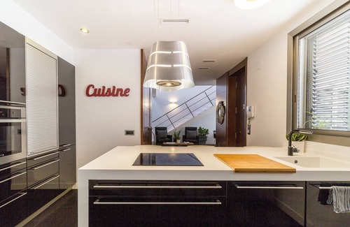 Burjasot Villa | Luxury Villa in Valencia with private pool and cinema roomBig house