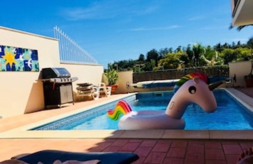 Ferragudo Villa | LUXURY Villa overlooking beach-PRIVATE POOL, traditional village location