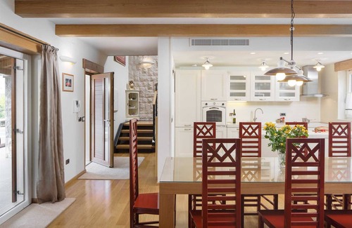 Kapelica Villa | Luxury Villa Retreat with Infinity Pool