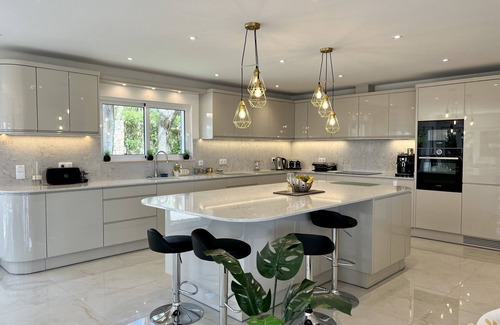 Sao Clemente Villa | Luxury Villa Set In Its Own Grounds, 4 Bedroom 4 Bathroom With Heated Pool,