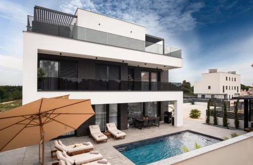 Srima Villa | Luxury Villa Vesper- Private Heated Pool, Hot Tub, Rooftop terrace