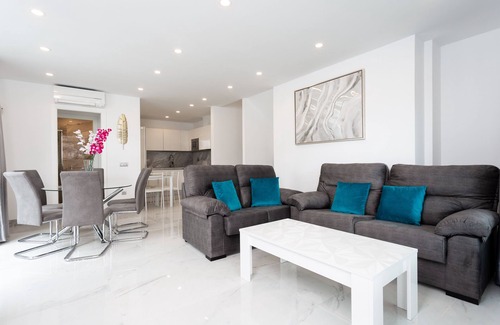 Los Cristianos Villa | Luxury Villa with Pool and air conditioning