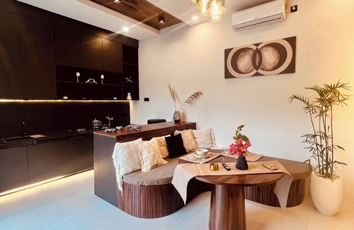 Kuta Villa | Luxury VIP Villa in the center of Kuta Lombok with private pool and garden