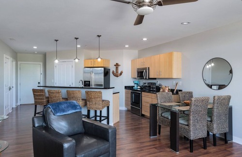 Saint Joseph Apartment | Luxury Waterfront Condo