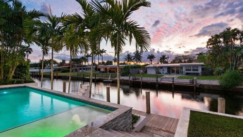 Lauderdale Isles House | Luxury Waterfront Home w Pool Hot Tub Dock Near Las Olas Gulfstream