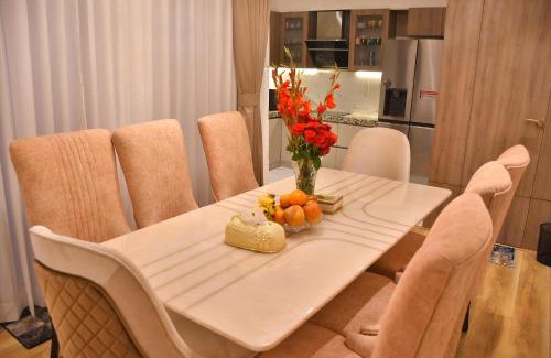 Mehdipatnam House | LuxuryHouse-3BR-Free Car & Driver-Balcony-WiFi