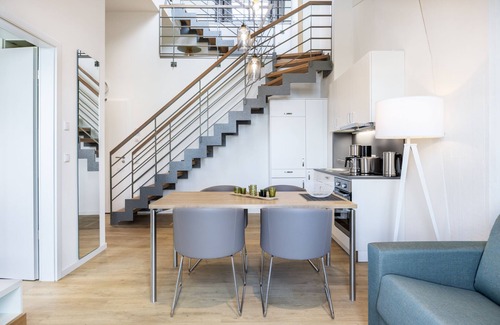 Wismar Apartment | Luxus-apartment mit Galerieschlafzimmer, Dachterrasse und Einmaligem Hafenblick!