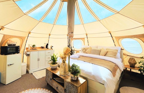 Hohe Wand RV Rental | Luxus Glamping-zelt Direkt an der Hohe Wand - mit Sternenfenster & Whirlpool