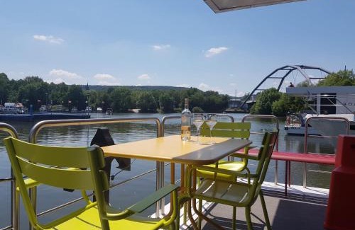 Kaninchenberg Boat Rental | Luxus-Hausboot Courage in Saarbrücken