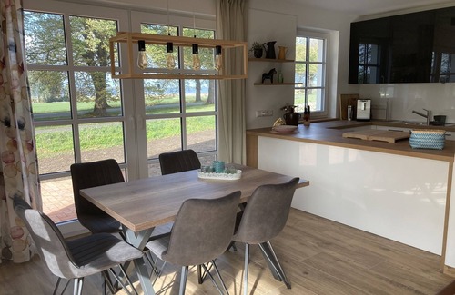 Am Salzhaff House | Luxusurlaub Unter Reet am Salzhaff. Surfen, Radfahren, Wandern - mit Hund!