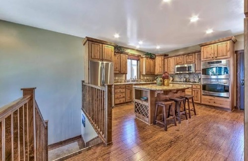 Lincoln Park House | Lv12: Luxury Villa Walk to the Beach