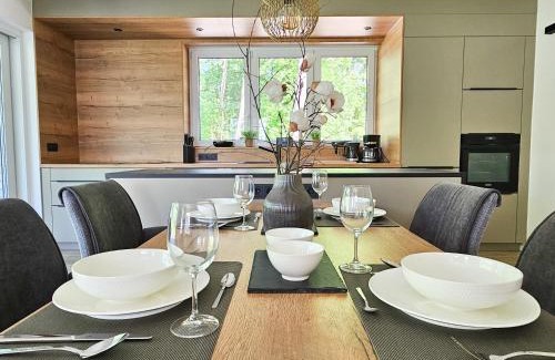 Lychen Villa | Lychenseevilla mit Seeblick, Wintergarten, Kamin und Sauna