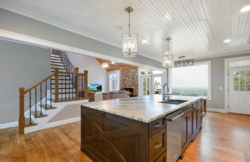 Cleveland House | Lynda's Spectacular View!