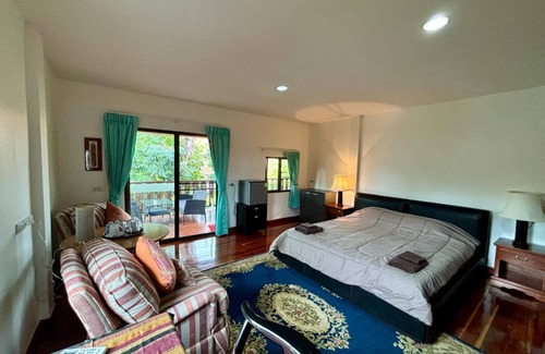 Sam Roi Yot Bed & Breakfast | Lyndale Lodge