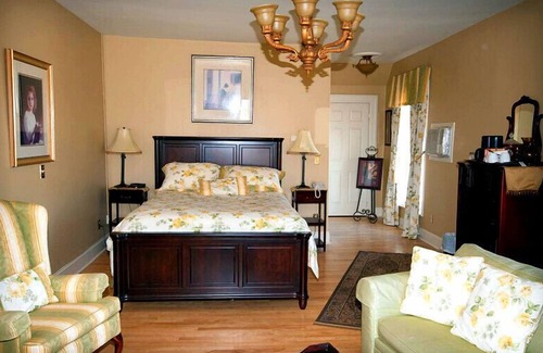 Baddeck Hotel | Lynwood Inn