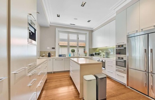 Warrawee House | 'Lynwood' Warrawee Manor- Koi Home