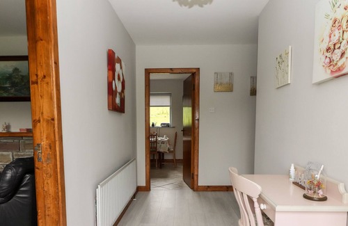 Maum Cottage | LYREBOY, pet friendly, with open fire in Glencar, County Kerry