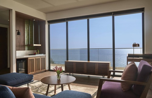 Ong Lang Hotel | Mövenpick Resort Waverly Phu Quoc