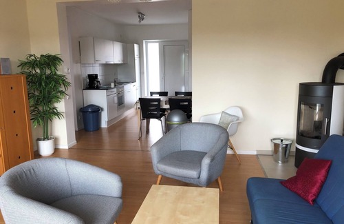 Wokuhl-Dabelow House | Müritz National Park, bathing lake, boat rental, terrace roof, wallbox, WLAN, sauna