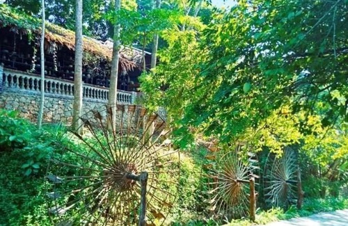 Hoa Binh House | Mường Retreat Hòa Bình Rose room trong Bảo tàng Nghệ thuật