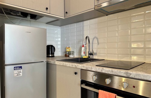 Moschato-Tavros House | M&M Entire private building with jacuzzi/rooftop