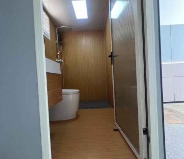 Vientiane Boat Rental | M & R 2 float house