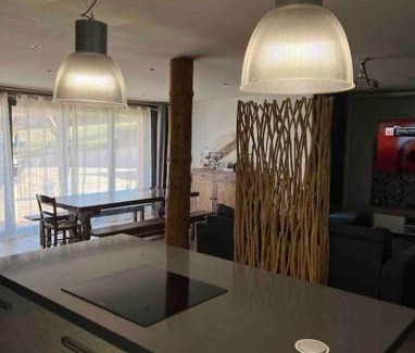 Lavelanet Villa | Ma maison en bois avec Jacuzzi