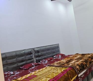 Misrikh House | Ma vindhyavasini Atithi Bhavan