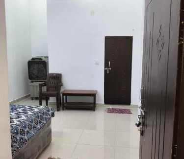 Misrikh House | Ma vindhyavasini Atithi Bhavan