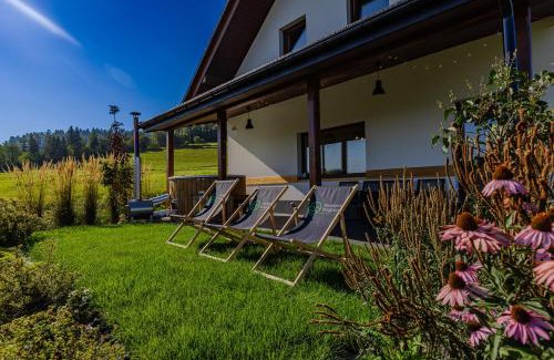 Ponice Apartment | Maciejowe Wzgórze Domek z dwoma niezależnymi apartamentami ze SPA - Sauna, Jacuzzi, Tężnia, Izba Solna i Solankowa, Balia na wyłączność z hydromasażami