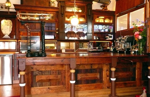 Clunes Cottage | Madam Saddler A Gorgeous Accommodation In Clunes.