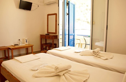 Loutro House | Madares Hotel