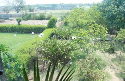 Mathura Hotel | Madhusudan Farms