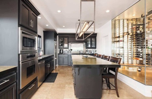 University Heights House | Madison House: 4BR House with Infinity Pool