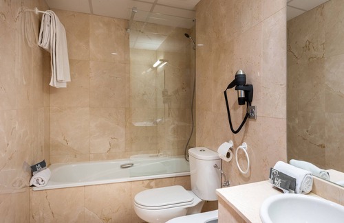 Rejas Hotel | Madrid Airport Suites, Affiliated by Meliá